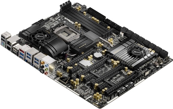 ASRock annonce une carte avec 22 ports SATA!