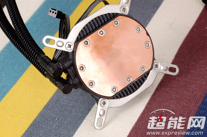 deepcool Maelstrom360_08