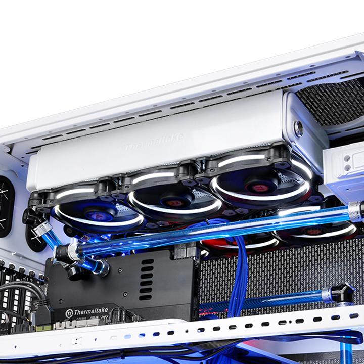 Thermaltake passe ses radiateurs au blanc