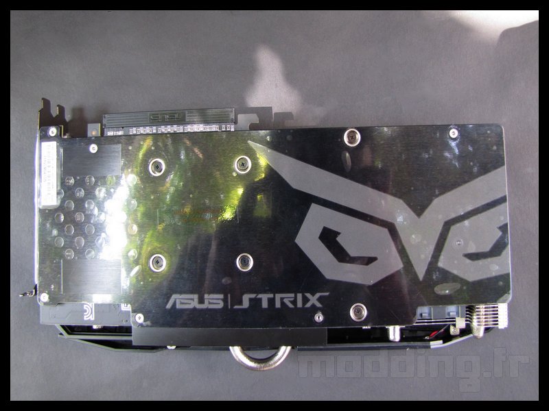 asus_r9--390x-strix_16