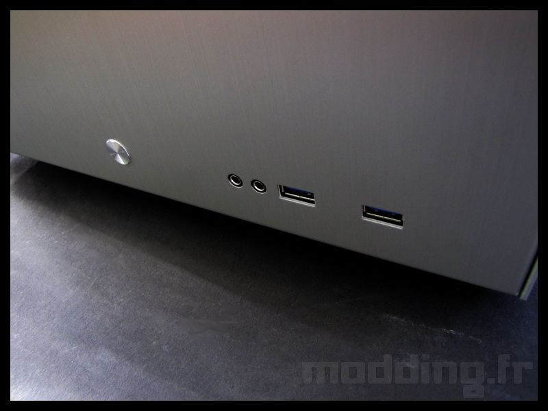 lian-li_pc-v33_09