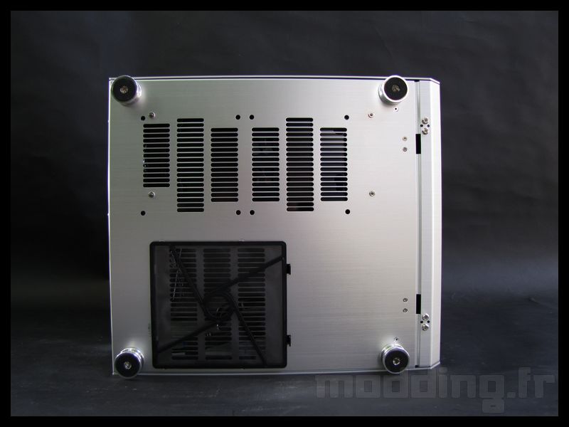 lian-li_pc-v33_16
