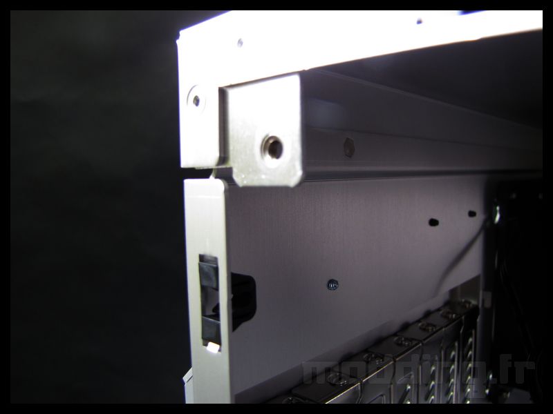 lian-li_pc-v33_41