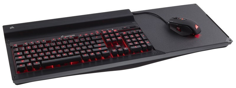 Corsair Lapdog : support clavier-souris pour jouer sur son canapé