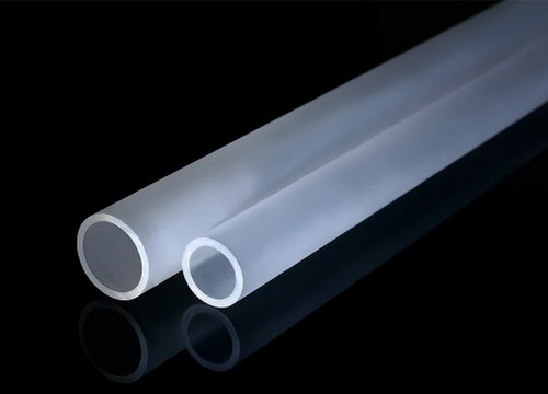 Alphacool lance des tubes acryliques pour le tubbing lumineux