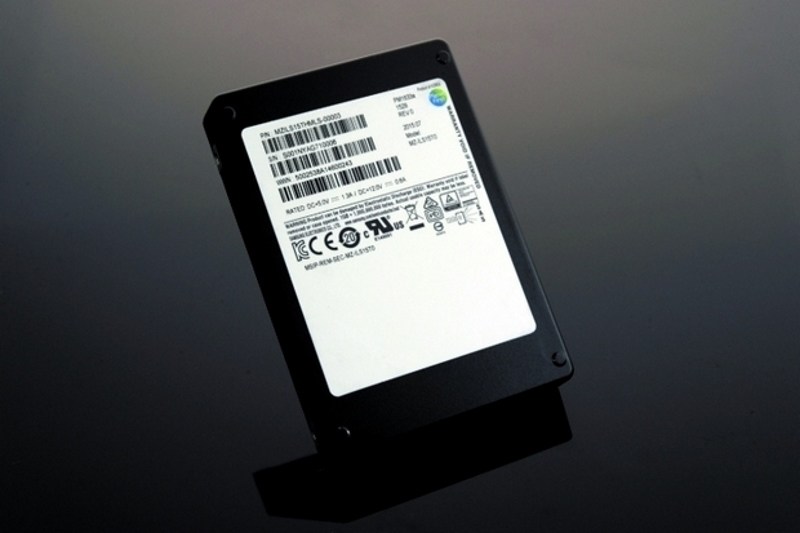 Samsung lance son SSD de 15TB pour 10000$