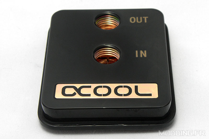 alphacool_nexxxos_xp%c2%b3_light_brass_edition_noir_chrome_top