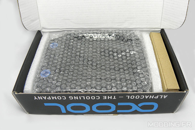 alphacool_nexxxos_xt45_120mm_box_open