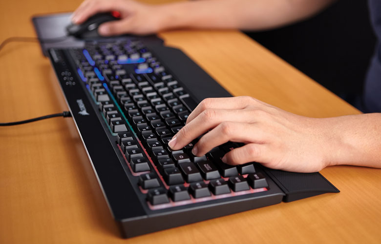 Corsair lance sa souris Harpoon et un clavier