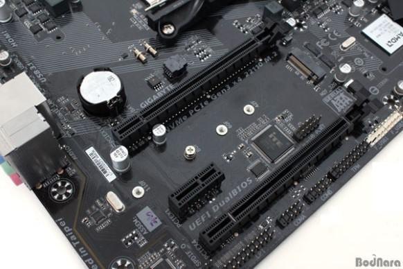 GIGABYTE dégaine deux cartes en AM4