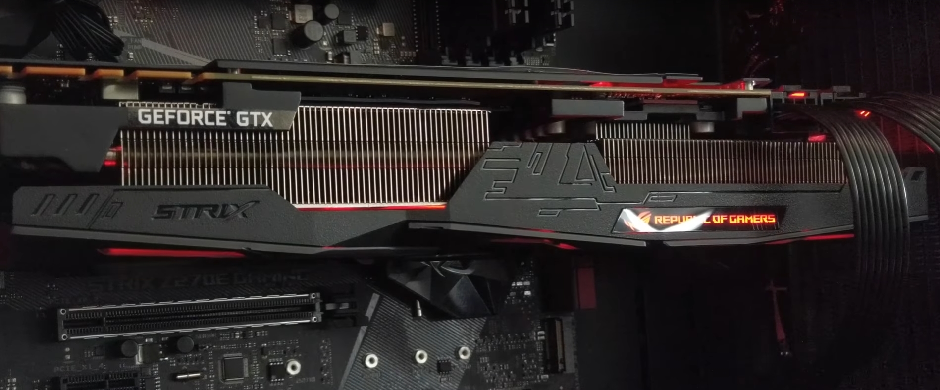 La grosse ASUS STRIX 1080 Ti se dévoile...