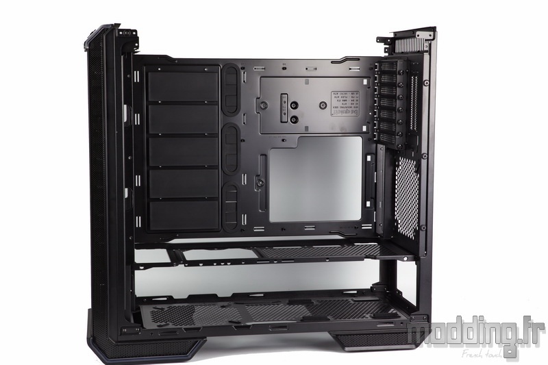 Dark Base 700 133
