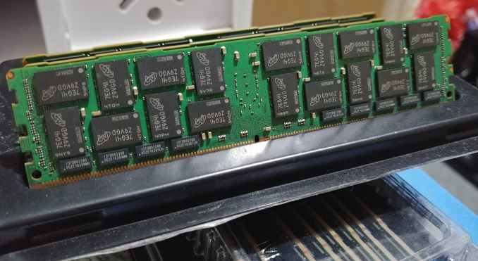 Crucial lance de la DDR4-2666 pour serveur à 4000€ pièce!