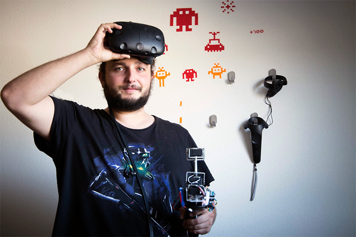 Un accessoire qui permet de ressentir le poids des objets en VR