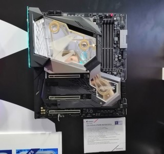 GIGABYTE Z390 Aorus Xtreme WaterForce Motherboard_575px