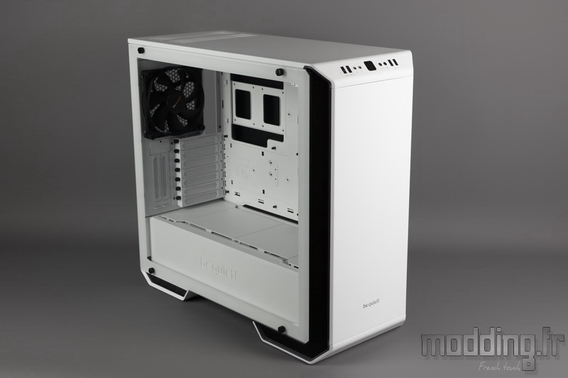 Dark Base 700 White 16a