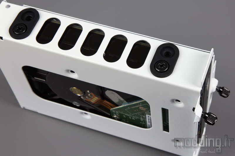 Dark Base 700 White 176