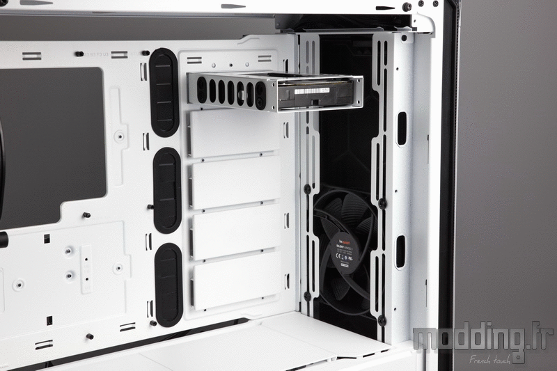 Dark Base 700 White 179