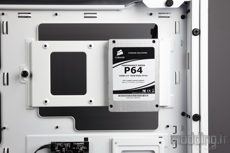 Dark Base 700 White 182
