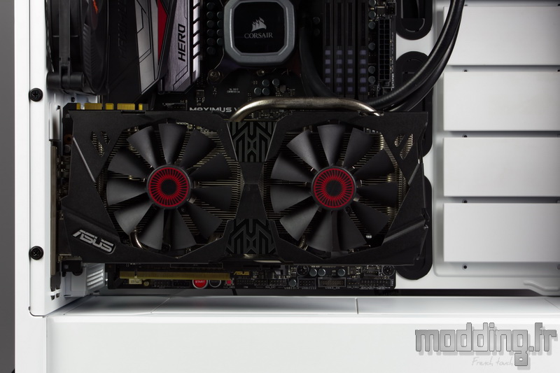 Dark Base 700 White 189
