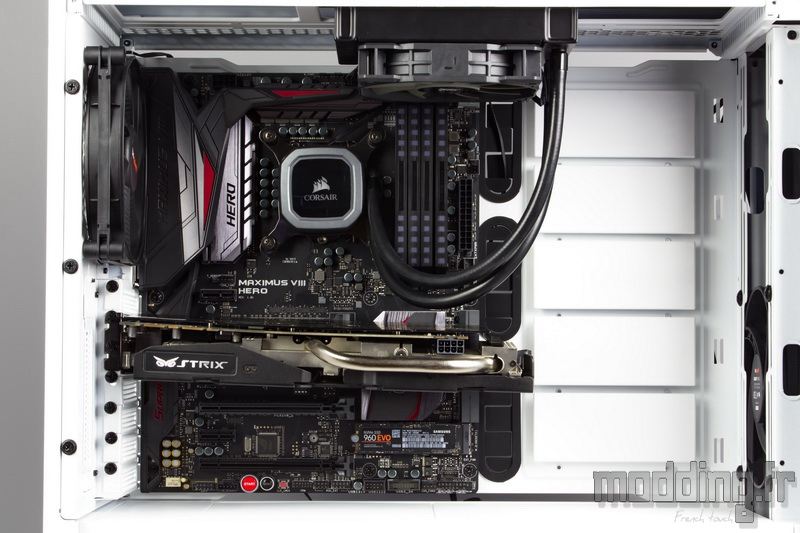 Dark Base 700 White 191