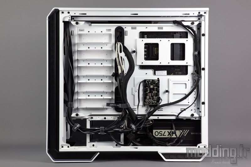 Dark Base 700 White 194