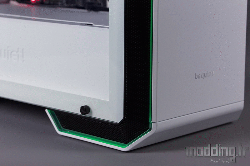 Dark Base 700 White 202