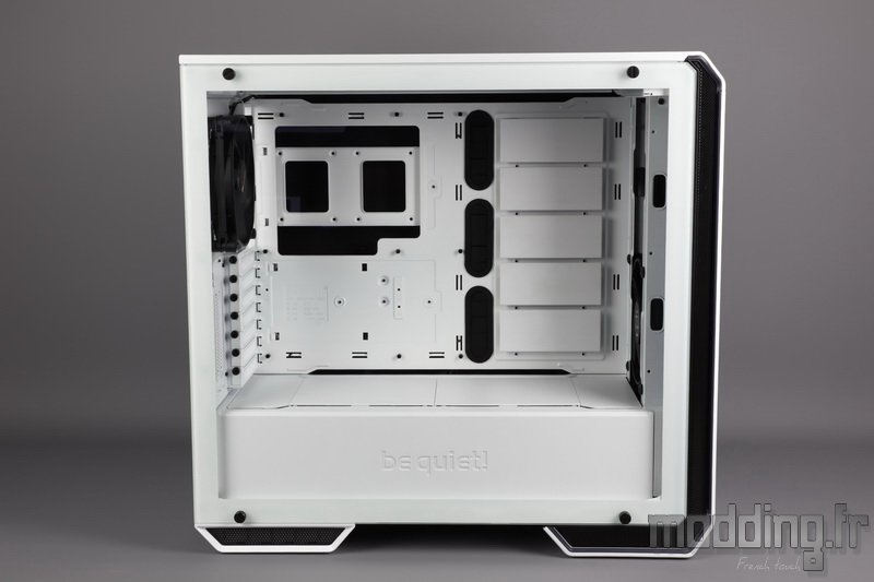 Dark Base 700 White 27