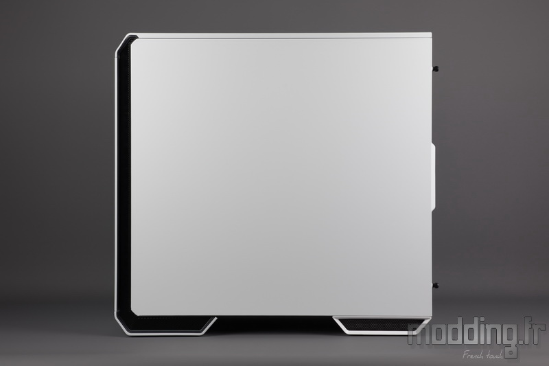 Dark Base 700 White 34
