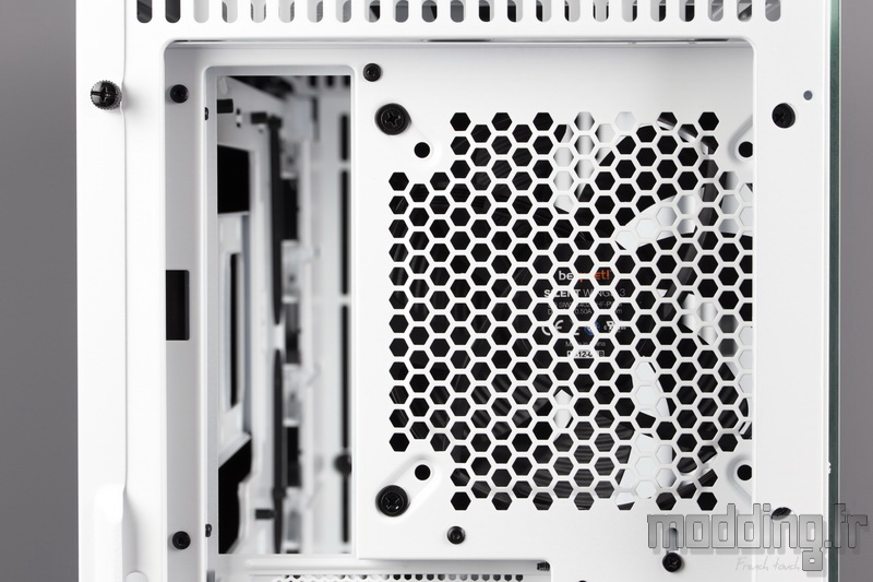 Dark Base 700 White 42