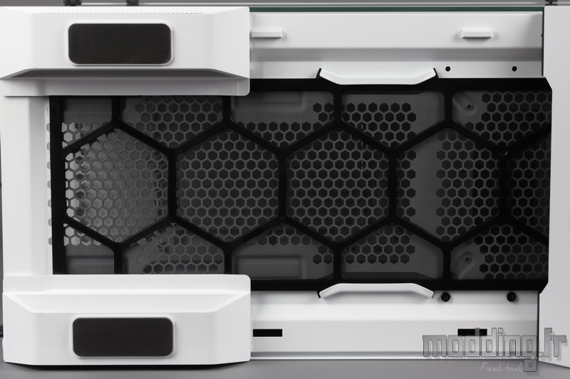 Dark Base 700 White 47