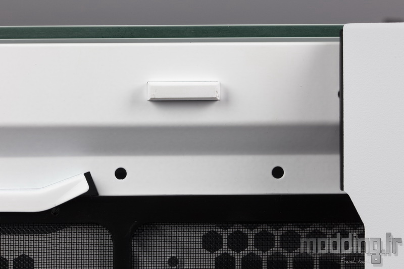 Dark Base 700 White 48