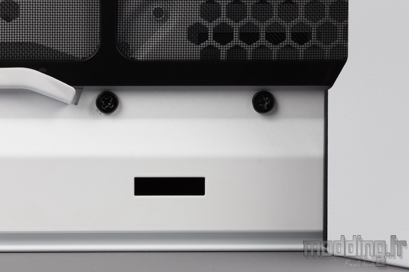 Dark Base 700 White 49