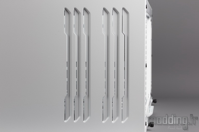 Dark Base 700 White 53