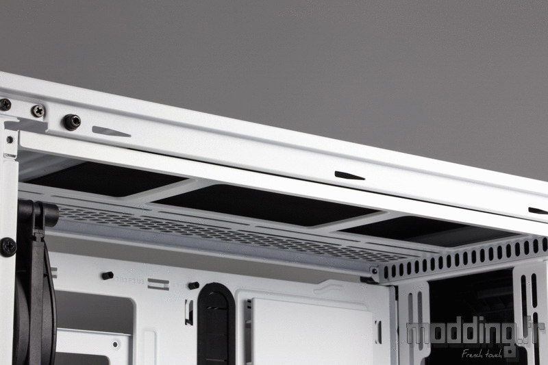 Dark Base 700 White 85