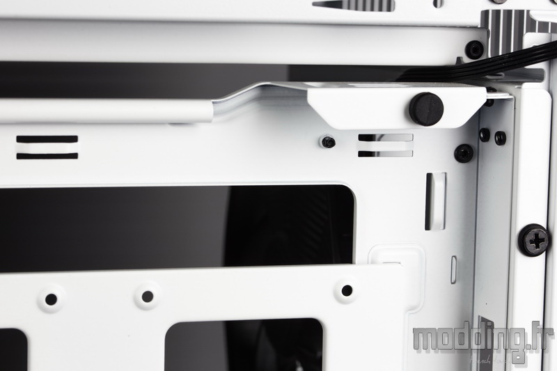 Dark Base 700 White 91