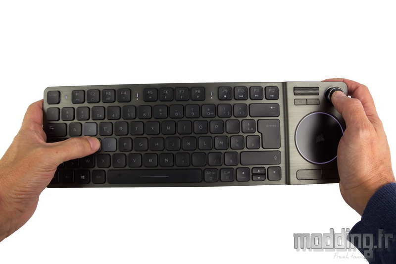Corsair K83 : Un clavier sans fil pour Home cinéma