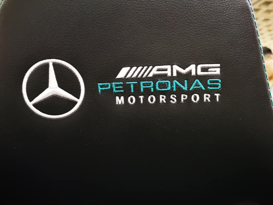 Roulez en Mercedes AMG avec Noblechairs