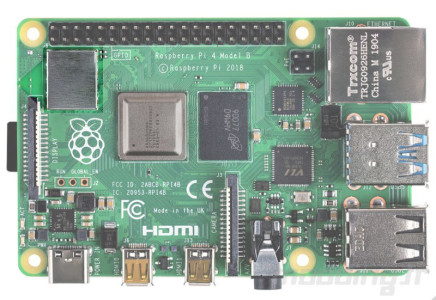 Raspberry pi 4 board focus wifi