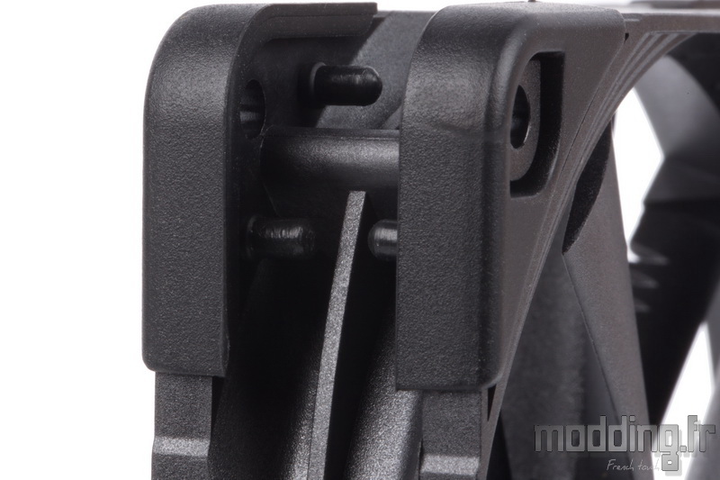 Chromax Black 73
