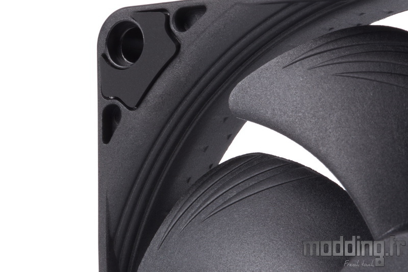 Chromax Black 84