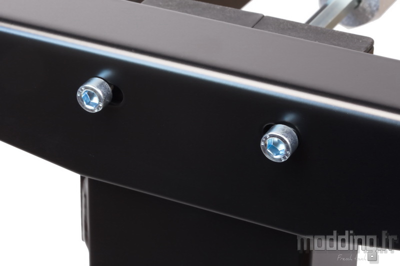 Desk D16E 106