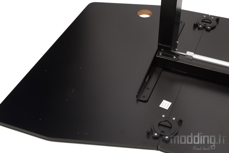 Desk D16E 108