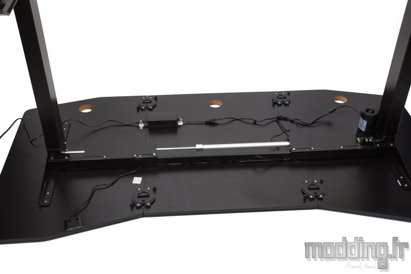 Desk D16E 124