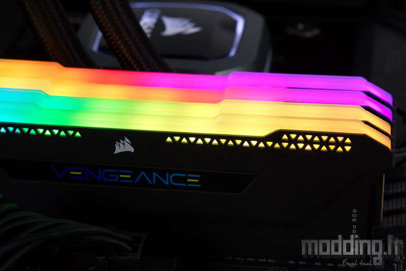 Corsair Vengeance RGB PRO - (32Go) (4x8Go) - DDR4 - 3600MHz - Blanc - DJOBI