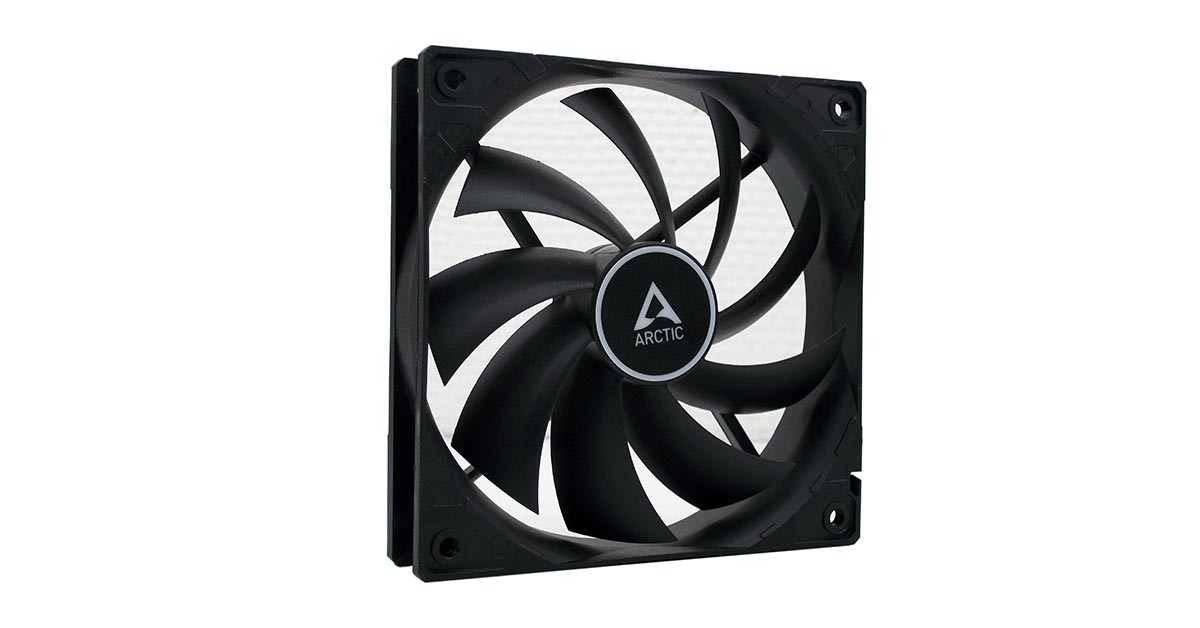 Arctic P12 Slim PWM PST : un ventilateur 120 mm de 15 mm d'épaisseur