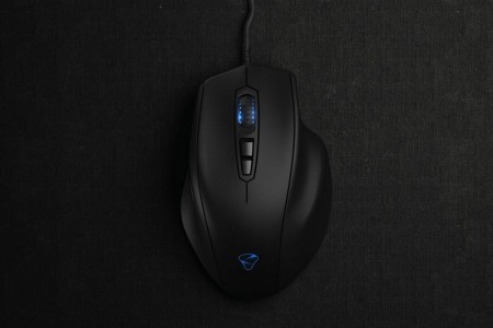 Mionix-NAOS-PRO-Hero-top_1900x