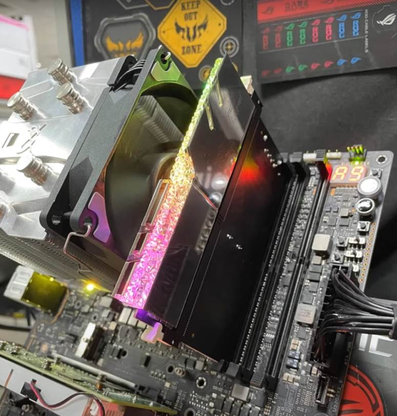 Asus travaille sur un adaptateur DDR4 pour les cartes mères DDR5