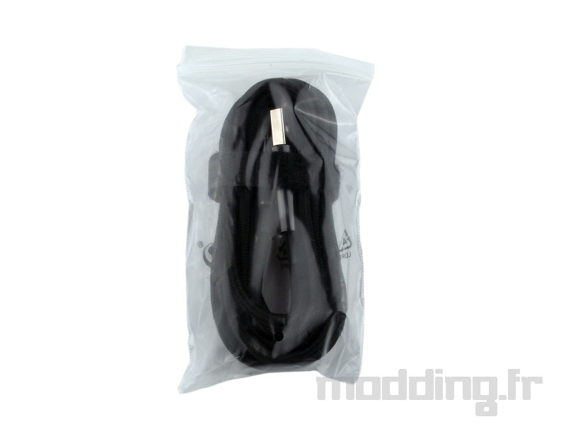 USB c dans pochette