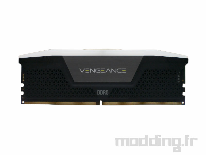 corsair vengeance RGB DDR5 6000MHz module vu de face